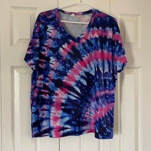 Chicyea BNWOT Tie Dye t-shirt size XL🥰🥰
